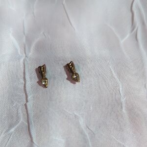 Chic Gold Arrow Earrings
